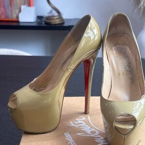 160 patent Calf Christian Louboutin shoes.